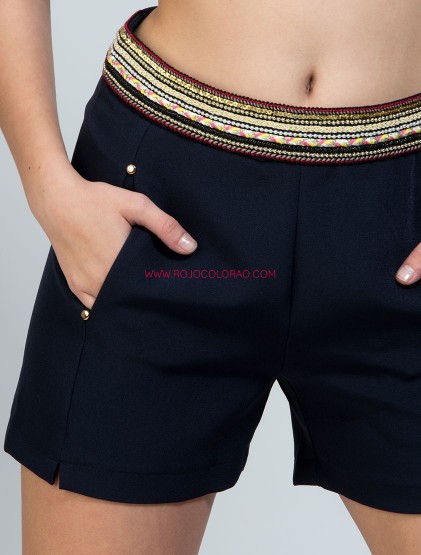 SHORT AZUL MARINO CON DETALLES DORADOS